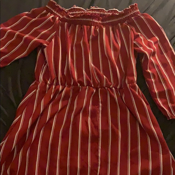 Off the shoulder dress - Picture 2 of 3